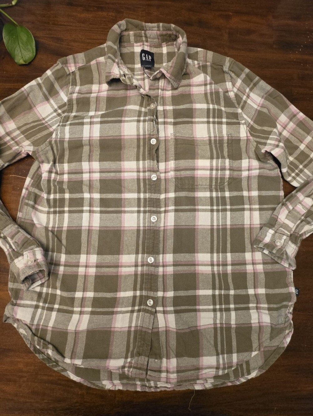 GAP Plaid Flannel Button Down Boyfriend Shirt - Olive Green & Pink - Size Small